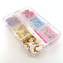 Load image into Gallery viewer, 6 Grids Resin Flowers Nail Charms #1
